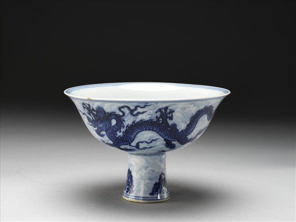 青花波濤雙龍紋高足碗
