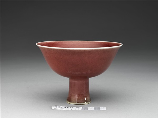 紅釉高足碗