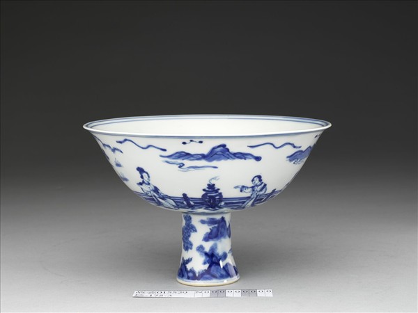 青花仕女圖高足碗