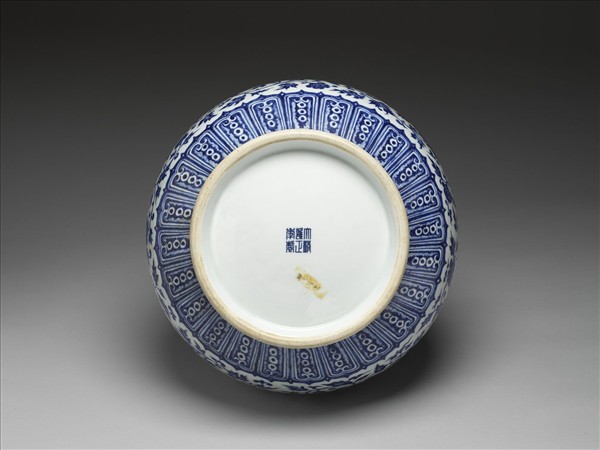 青花四季花卉龍耳尊