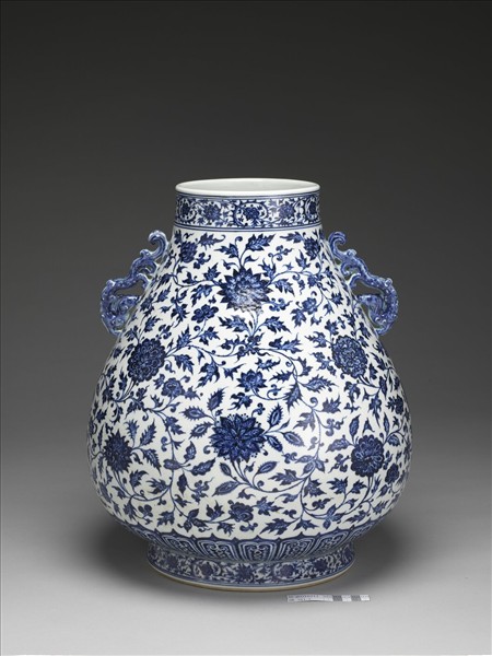 青花四季花卉龍耳尊