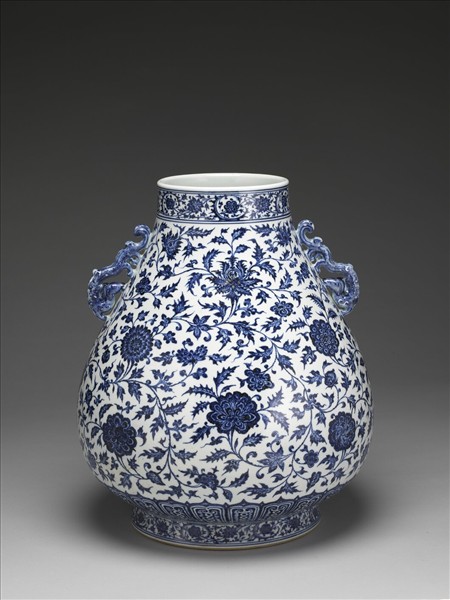 青花四季花卉龍耳尊