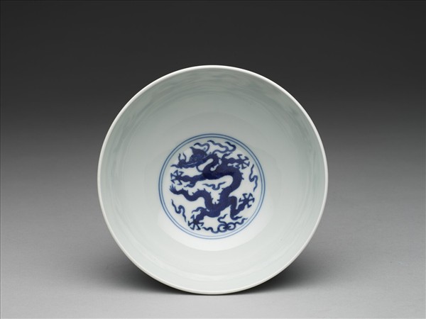 青花雲龍碗