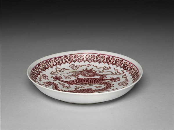 白地紅彩龍紋盤