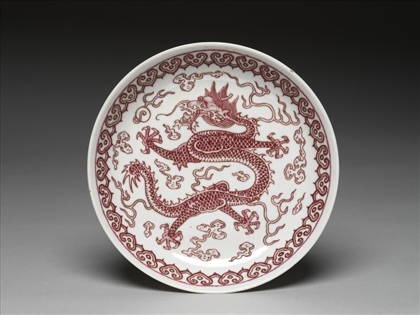 白地紅彩龍紋盤