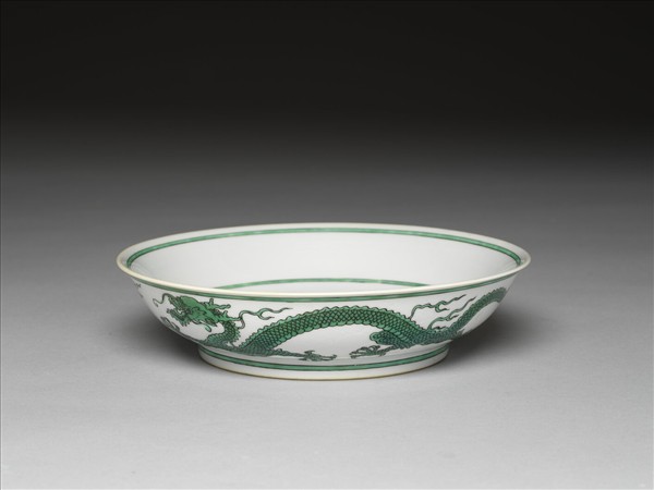 白地綠彩龍紋盤