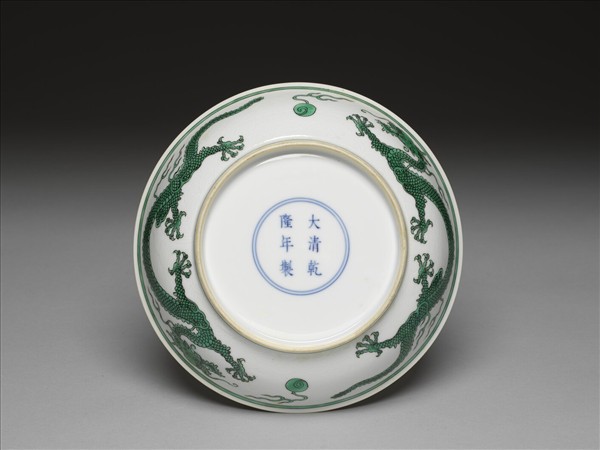 白地綠彩龍紋盤