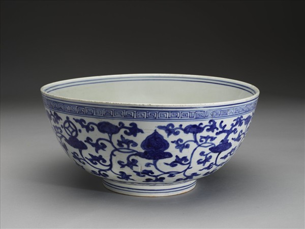 青花纏枝靈芝紋碗