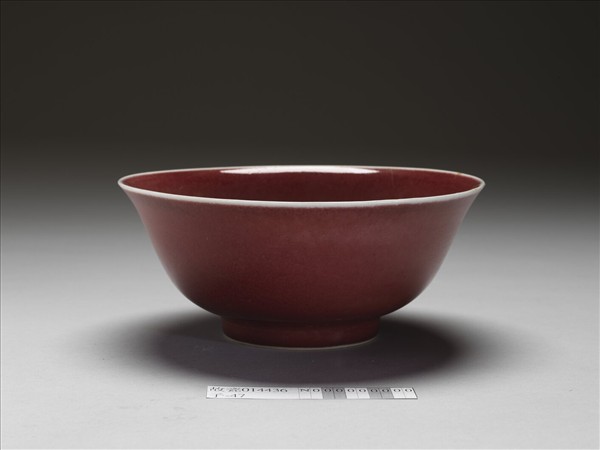 霽紅釉碗