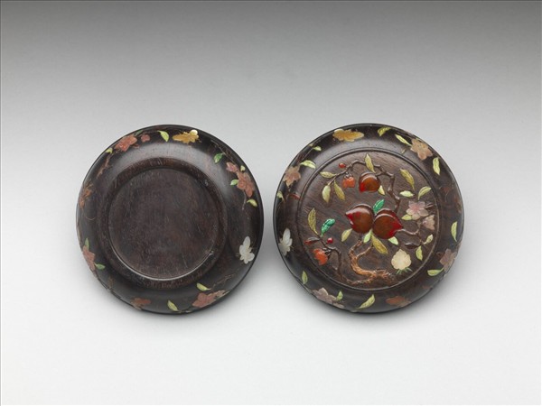 嵌寶花果圓木盒