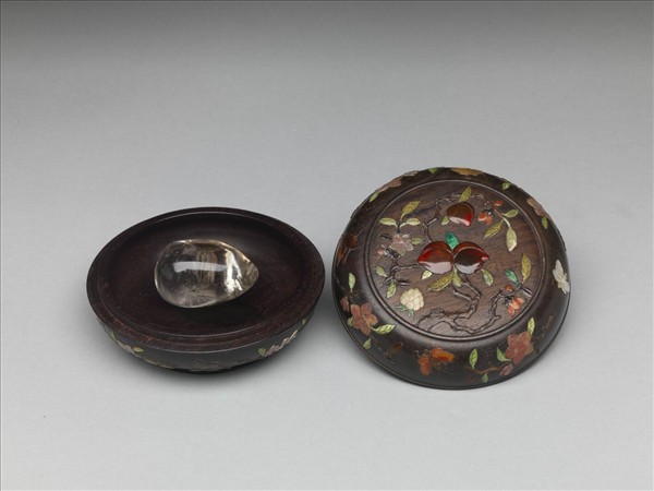 嵌寶花果圓木盒