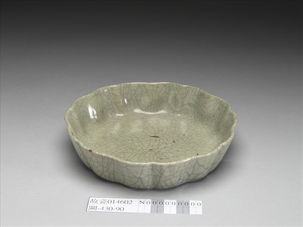 官窯 灰青牡丹花式洗