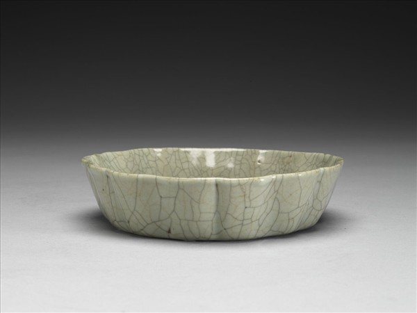 官窯 灰青牡丹花式洗