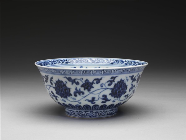 青花轉枝蓮紋碗