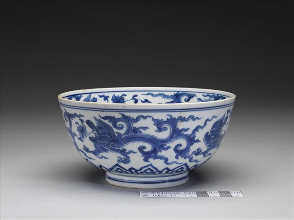 青花夔龍碗