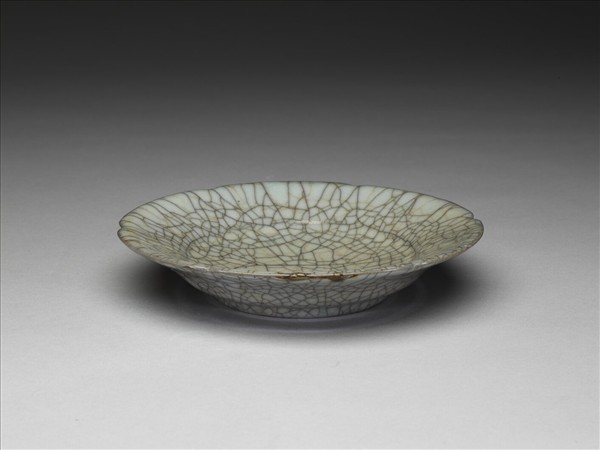 官窯 灰青葵口碟