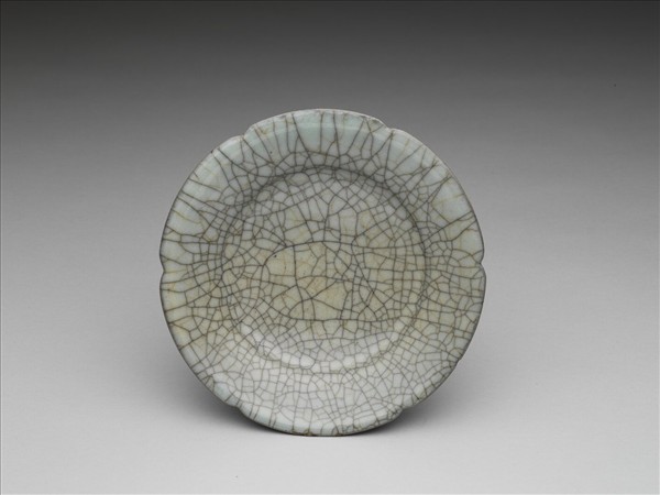 官窯 灰青葵口碟