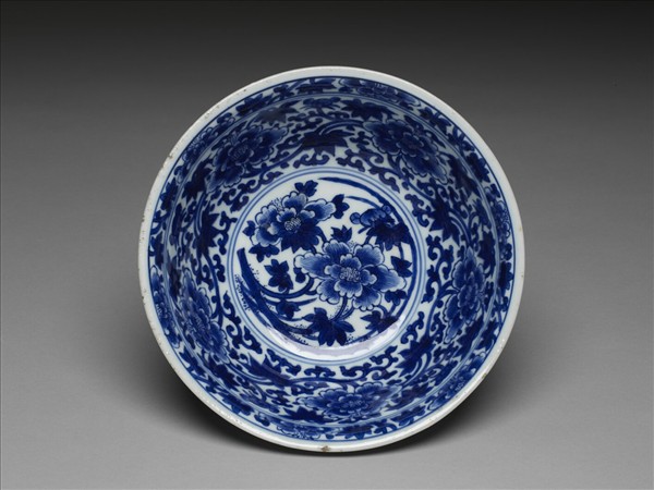 青花牡丹碗