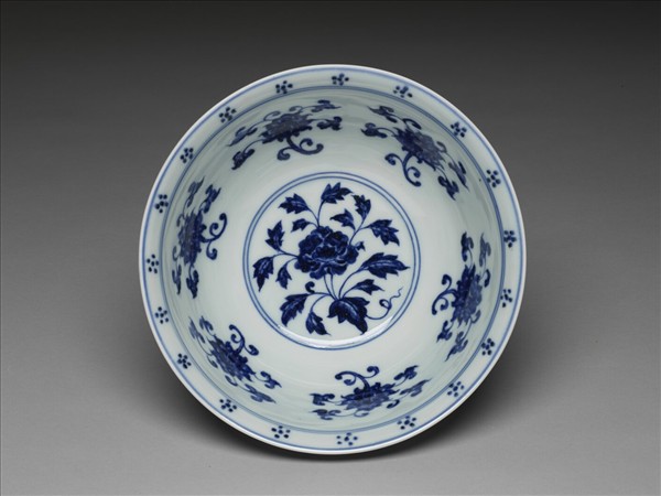 青花番蓮碗