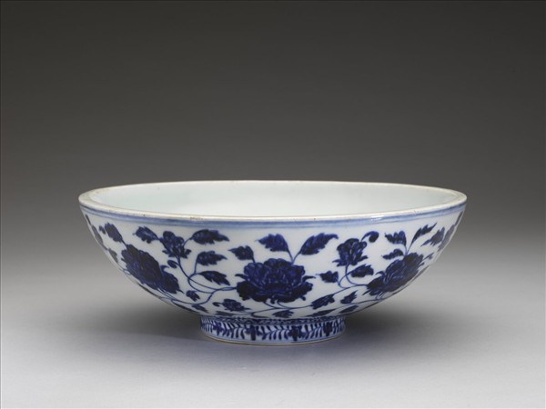 青花牡丹紋碗