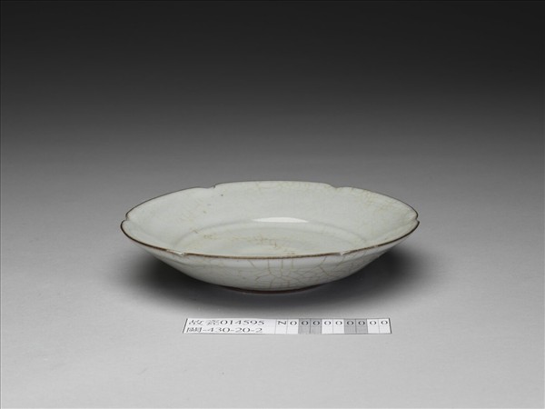 官窯 月白葵口碟