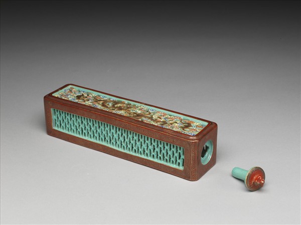 官窯 粉彩鏤空雲龍長方香薰