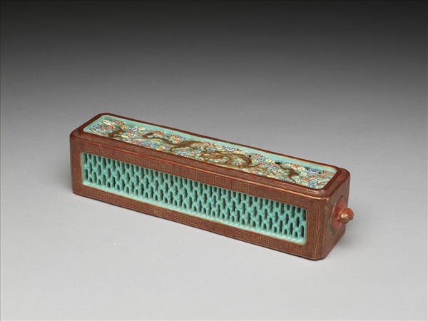 官窯 粉彩雲龍鏤空長方香薰