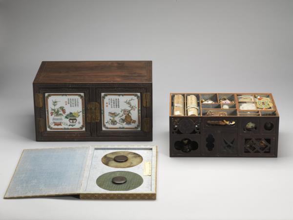 紫檀嵌彩瓷博古圖櫃