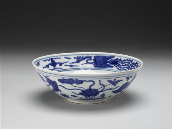 青花蓮塘游魚紋碗