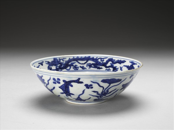 青花蓮塘游魚紋碗