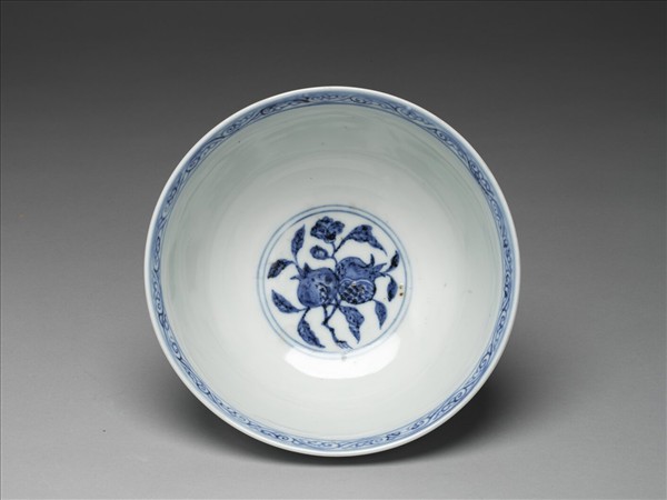 青花花果紋碗