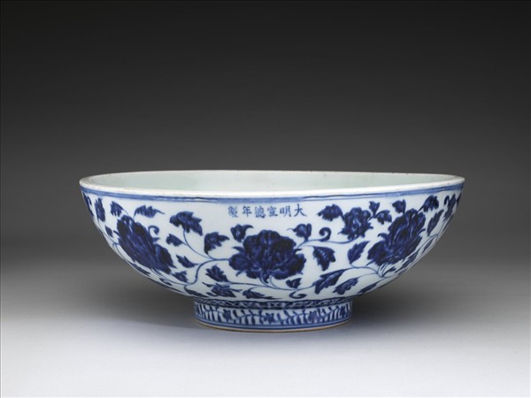 青花牡丹紋碗