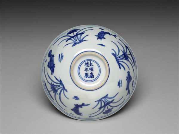 青花蓮塘游魚紋碗