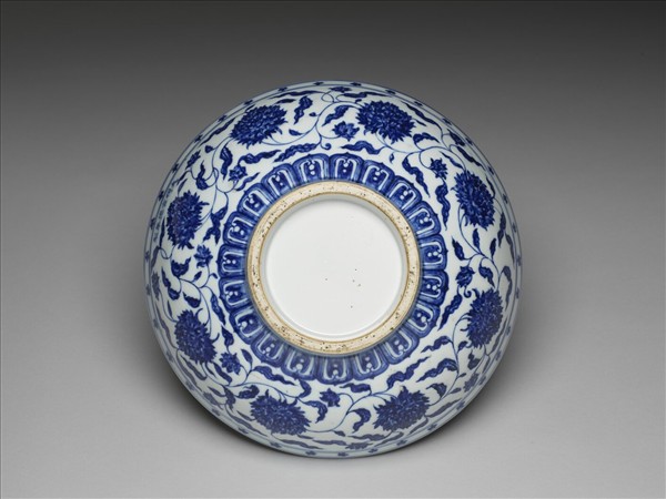 青花轉技芍藥紋大碗