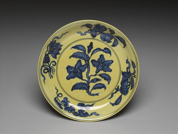 黃釉青花花果紋盤