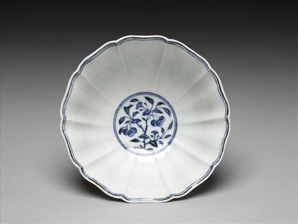 青花花果紋牡丹花式高足碗