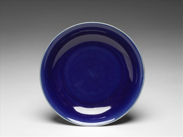 霽青釉劃花龍紋盤