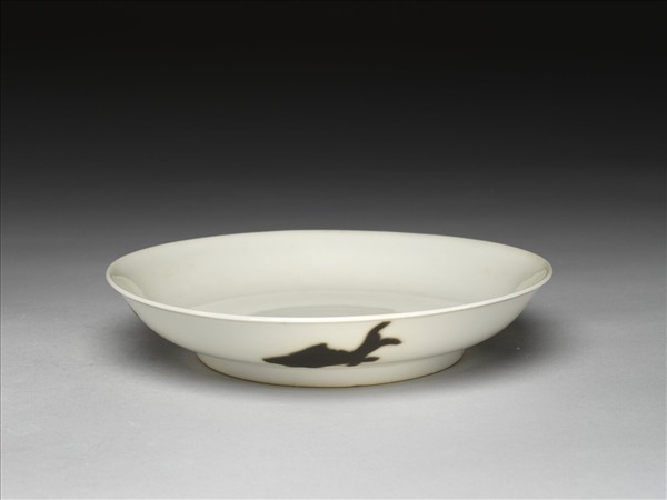 釉裡紅四魚紋盤