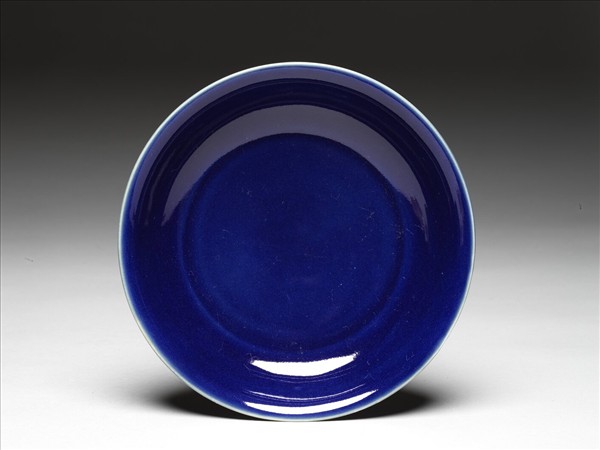 霽青釉劃花龍紋盤