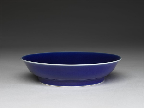 霽青釉劃花龍紋盤