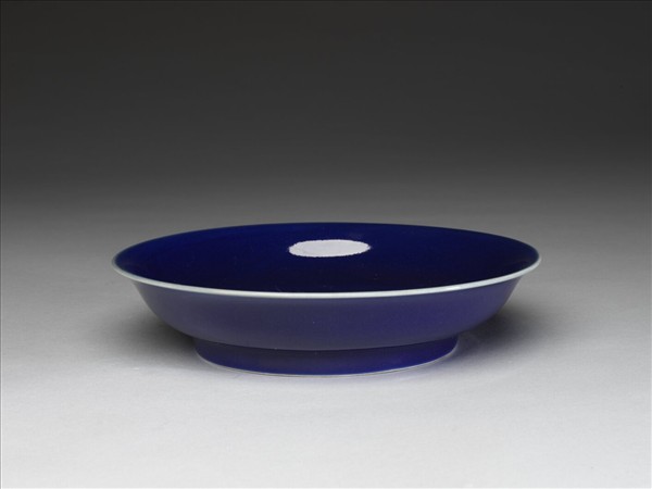 霽青釉劃花龍紋盤