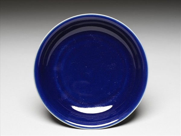 霽青釉劃花龍紋盤