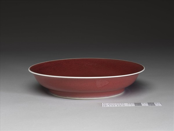 寶石紅釉盤
