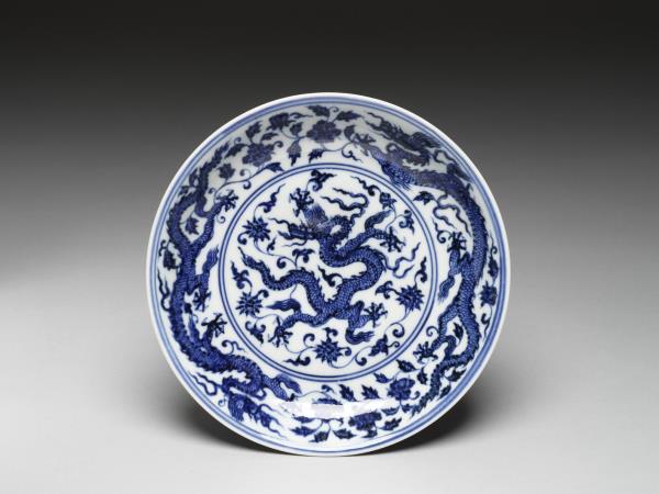 影青陵陰刻蓮紋花盤 中国美術 中国古玩 中国美術 赤絵青花 纏枝蓮花紋 壷盤 φ30.5cm(LC178) Amazon.co.jp: