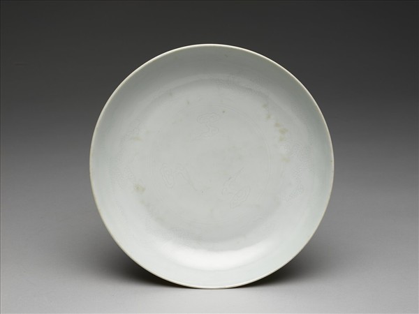 黃地綠彩龍紋白裡盤