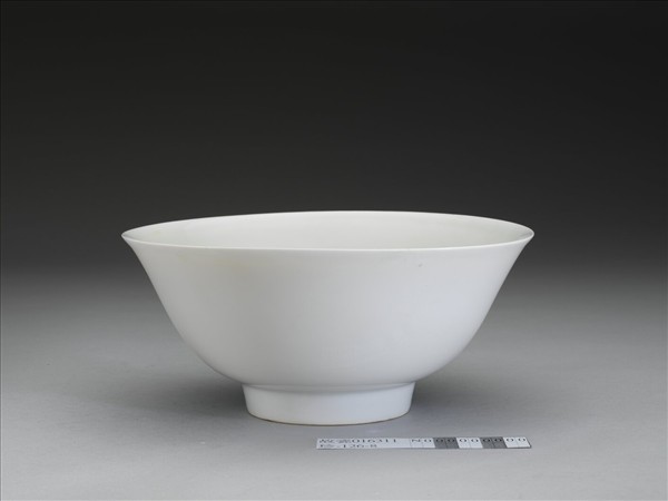 甜白釉碗