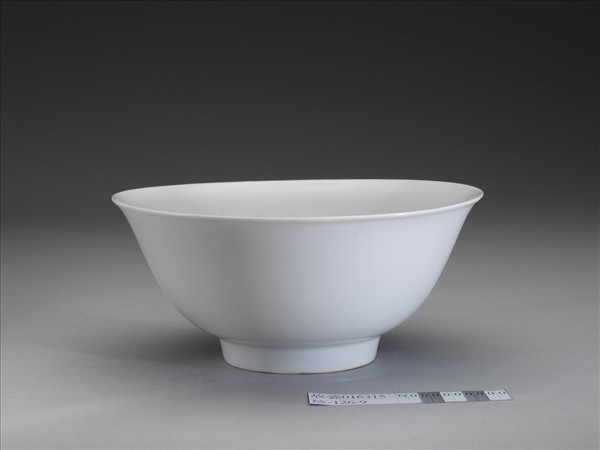 甜白釉碗