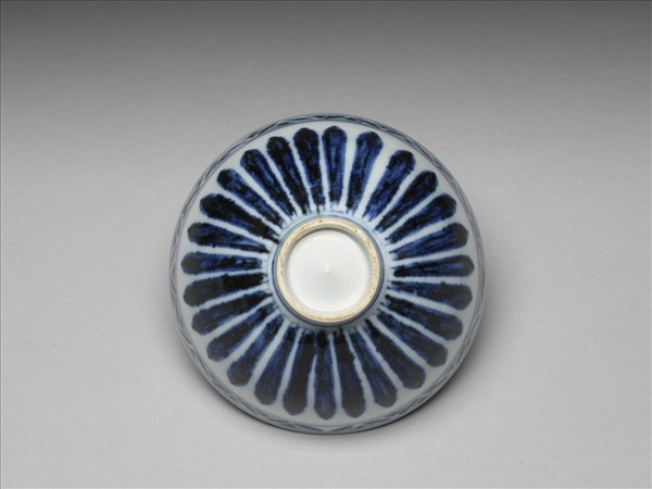 青花幾何花卉紋碗