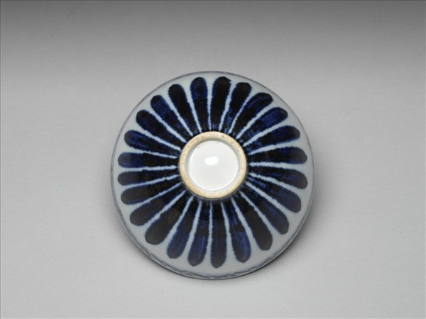 青花幾何花卉紋碗