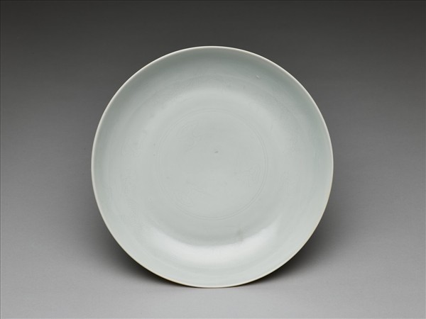 黃地綠彩龍紋白裡盤